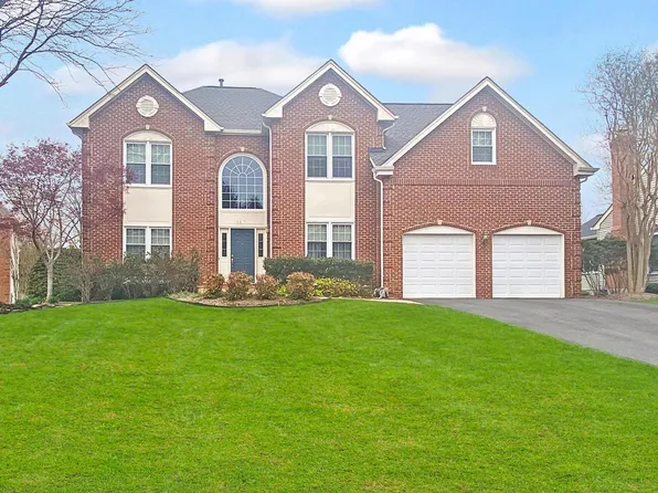 6109 Oakengate Way, Centreville, VA 20120