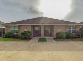 3759 Oldenburg Ln, College Station, TX 77845