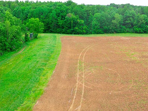 3rd image of 47030 Showalter Rd