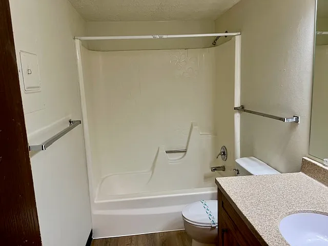 2202 Rainbow Ave #2 — Photo 10