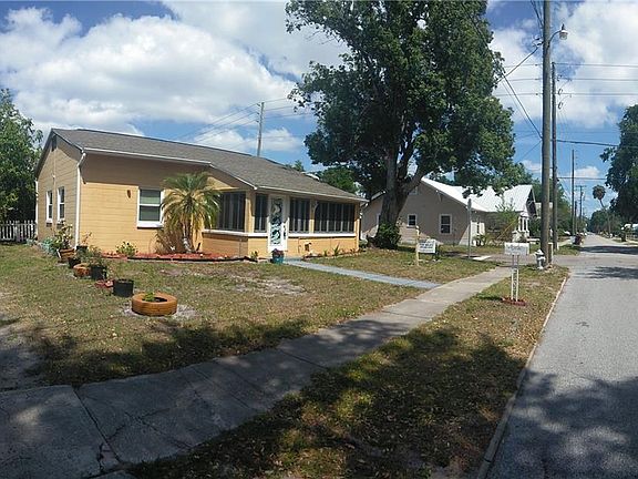3rd image of 1022 Brack St
