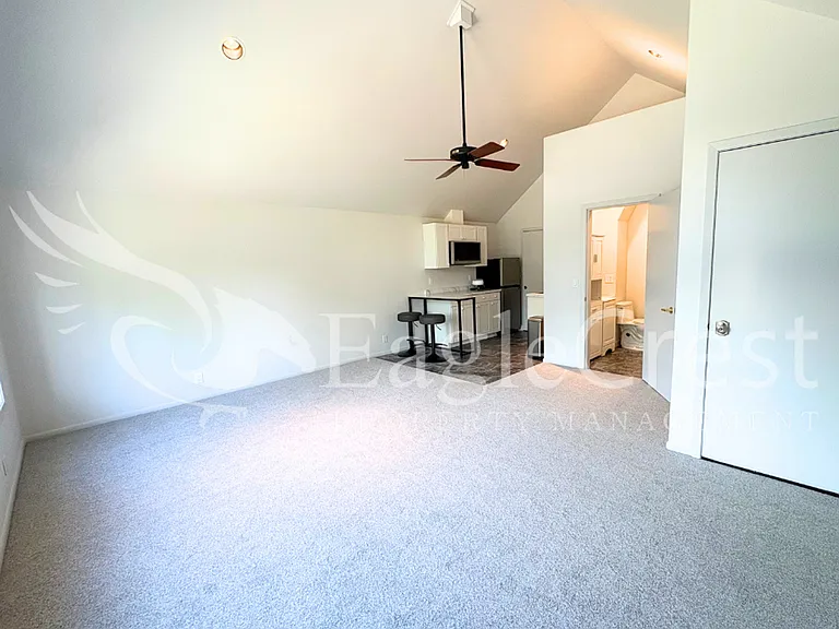 1211 Yellowhawk Way #B — Photo 15
