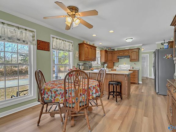 5th image of 2006 Shady Grove Ln SW