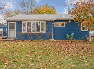 1474 Sherren Ave E, Maplewood, MN 55109