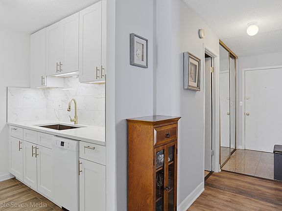 2nd image of 1043 S York Rd APT 402