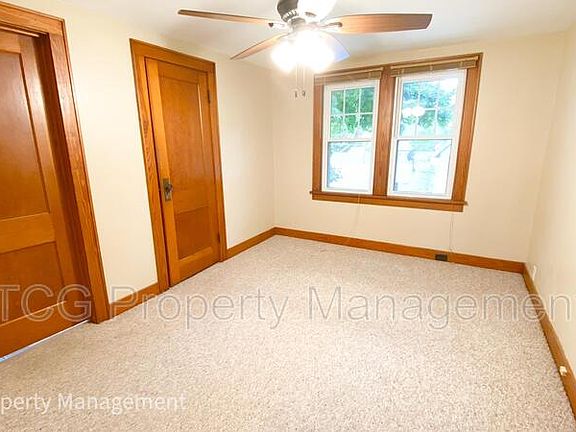 5th image of 211 E Van Buren St