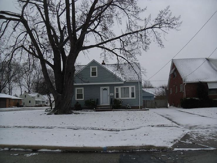 1st image of 643 E 240th St