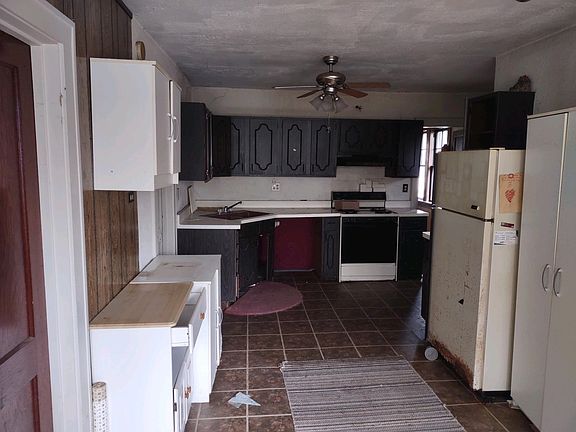 2nd image of 914 N Winnebago St