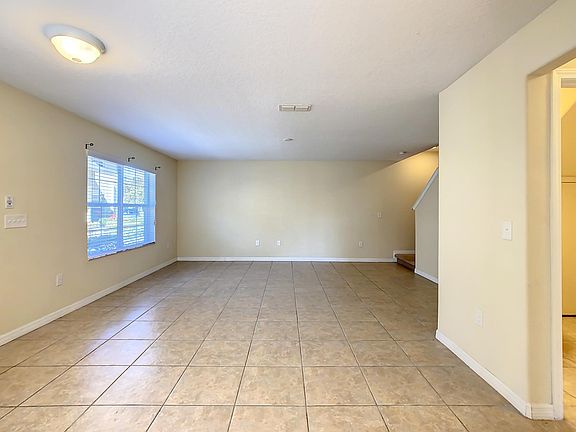 4th image of 330 Carina Cir