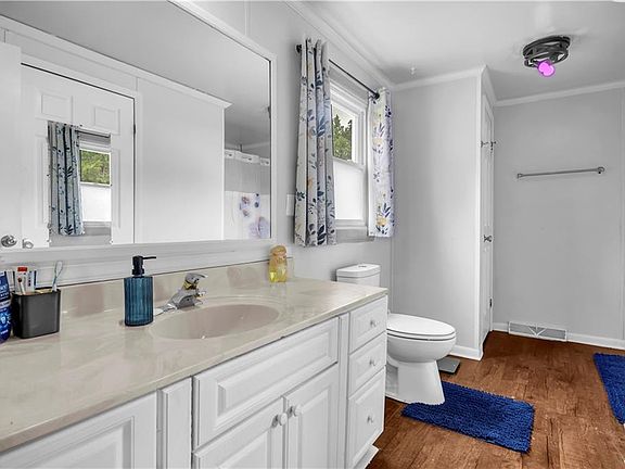 4th image of 2456 Meadow Brook Trl