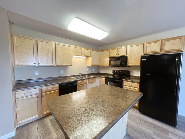 Minot Place Apartments — Photo 27