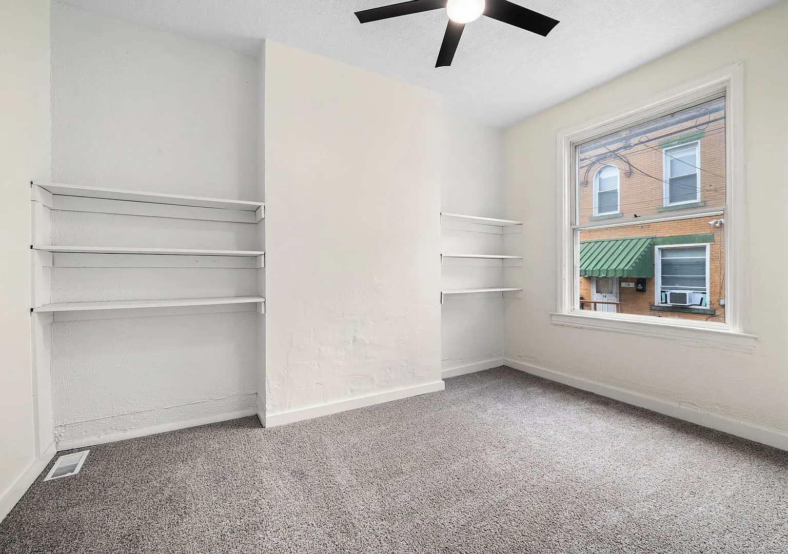 3 bed 1 bath - updated, washer/dryer, central air — Photo 2