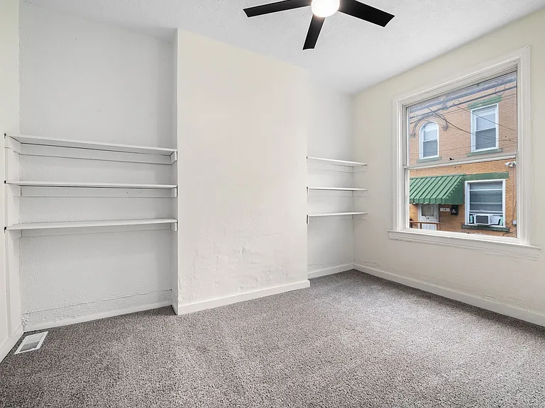 12 Edith Pl — Photo 2