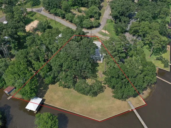 1260 Shoreline Cir, Chandler, TX 75758