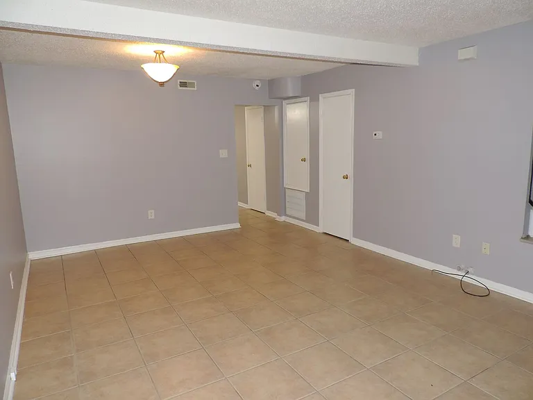 8807 Hunter Ridge Dr — Photo 19