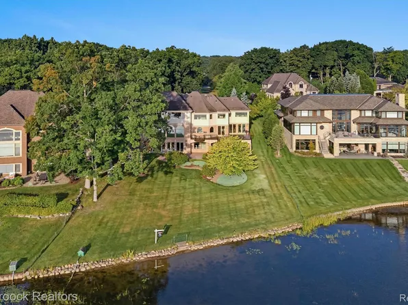 1832 Long Lake Shore Dr, Bloomfield Hills, MI 48302