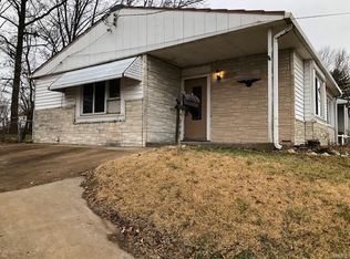 8924 Litzsinger Rd, Saint Louis, MO 63144