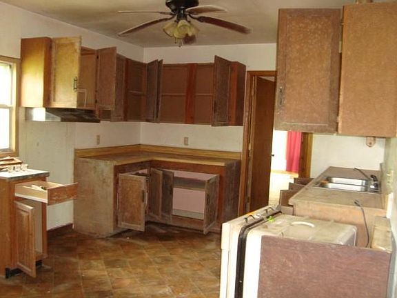 3rd image of 304 N Clark St
