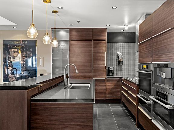5th image of 108 9th Ave SW #1502