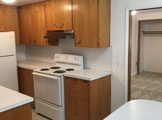 Hampton Court, Portland, OR 97210