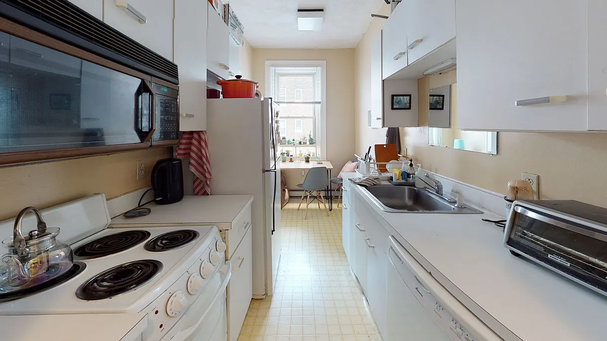 Building Photo - 1625 Commonwealth Ave #9R