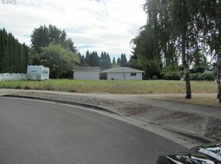 706 E Henry Rd, Newberg, OR 97132