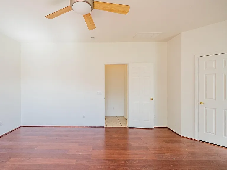 12541 W Jefferson St — Photo 17