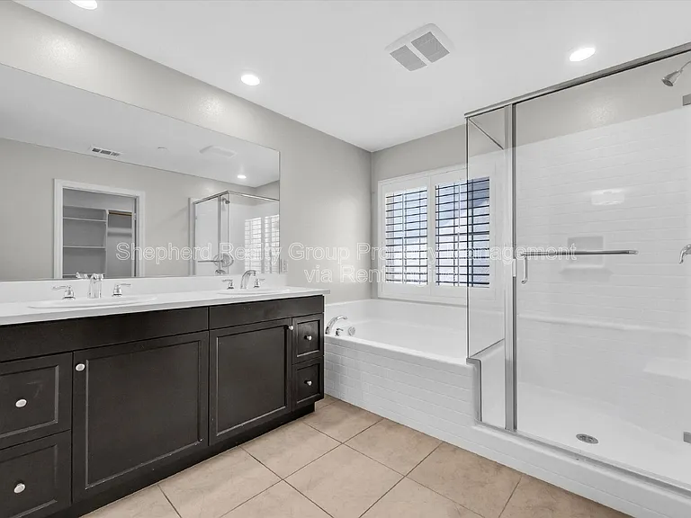 12167 Chutes Ct — Photo 24
