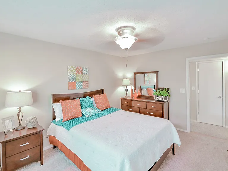 Creekside at Pear Ridge Apartments — Photo 17