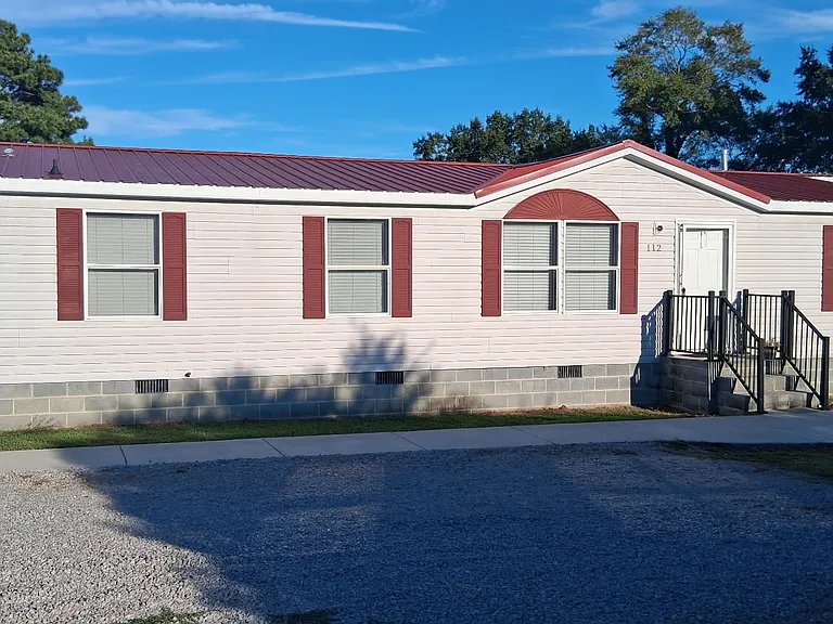 112 Downey Rd — Photo 1