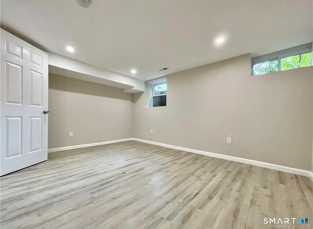 2 bed, 1.0 bath, 1932 sqft, $2,000 — Photo 4