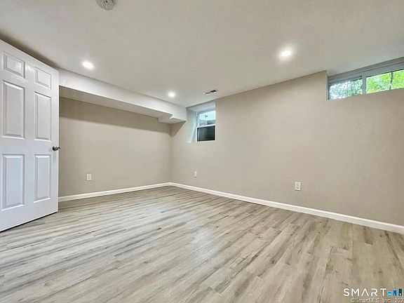 4th image of 95B Warner St