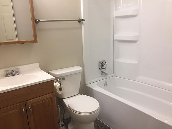 5th image of 510 2nd Ave NE APT 1