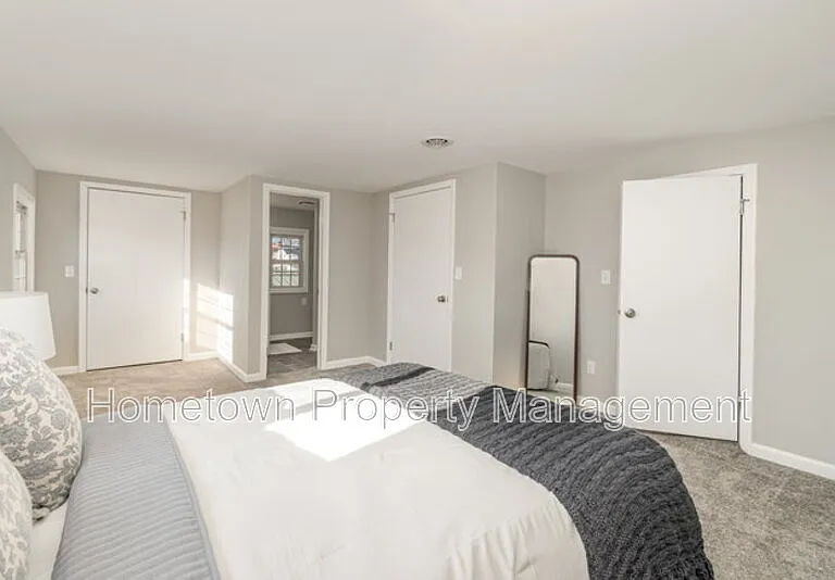 28 W Main St — Photo 8