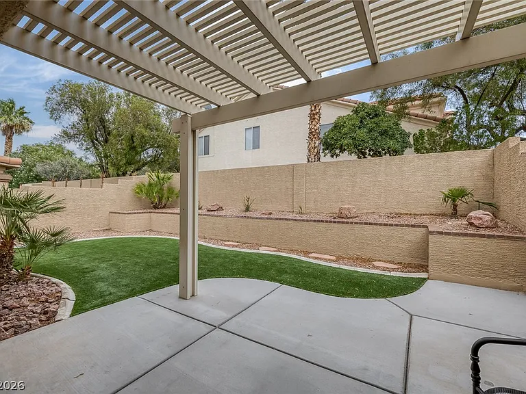 8249 Peaceful Canyon Dr — Photo 33