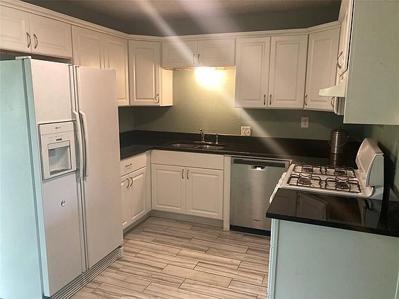 3rd image of 502 Hammack Dr