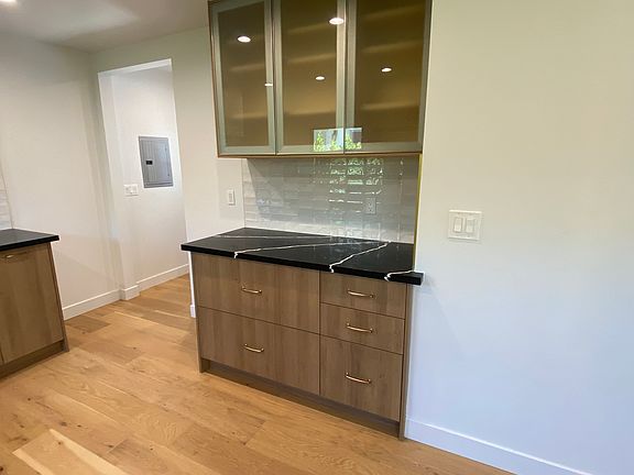 4th image of 5419 Baltimore St #5419
