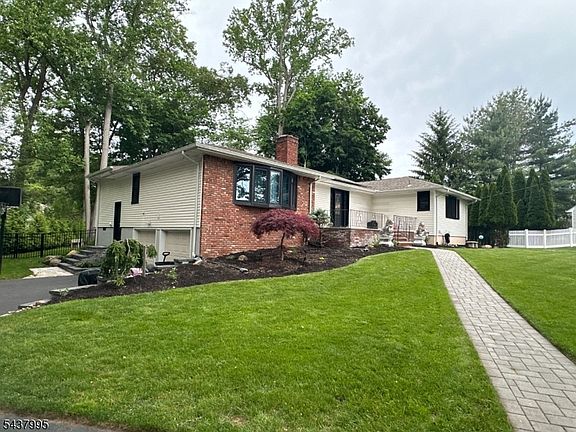 2nd image of 43 Overlook Ct