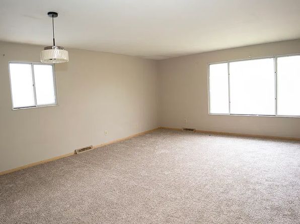 11021 Lincoln Ave #2U