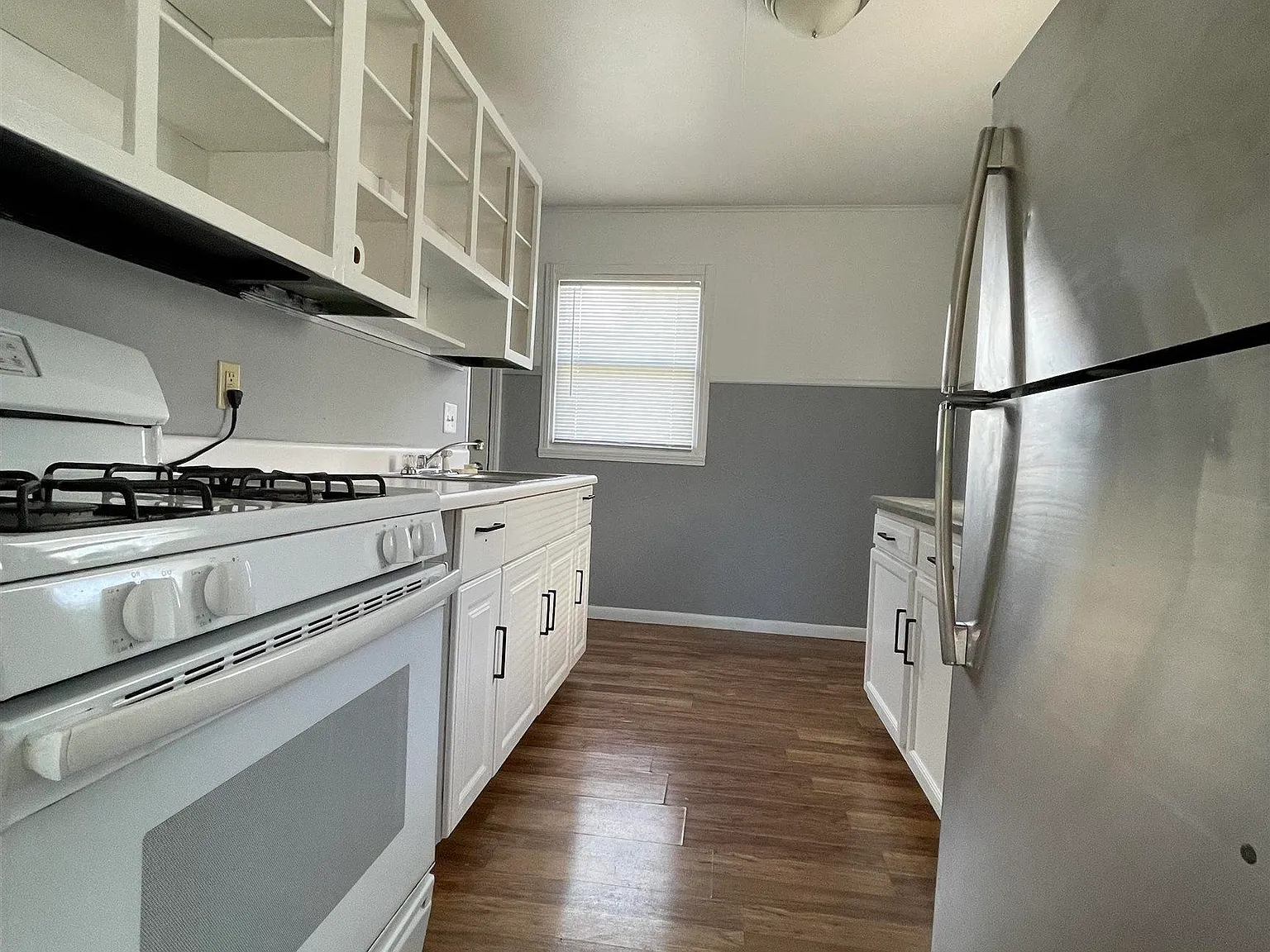 2 bed, 1.0 bath, 725 sqft, $975 — Photo 4