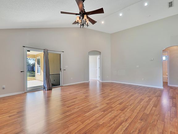 4th image of 1000 Moosehead Dr