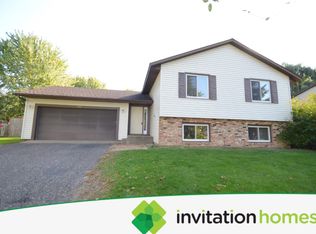 1282 Farrell St N, Maplewood, MN 55119