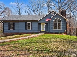 1163 Hidden Creek Cir, Hickory, NC 28602