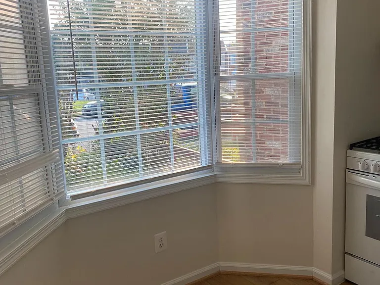 10175 Irongate Way — Photo 11