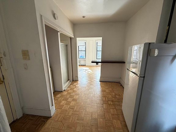 4th image of 165 E 99th St APT 14