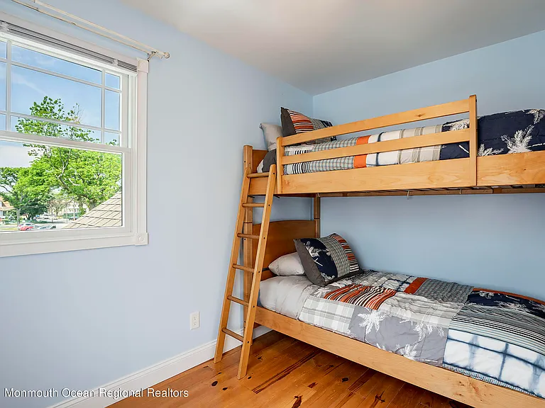 132 Sampson Pl — Photo 16