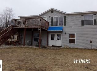 3190 N 13th Rd, Mesick, MI 49668