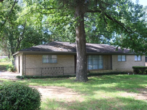 3908 Bridle Path
