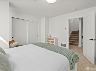 8520B 16th Ave NW, Seattle, WA 98117