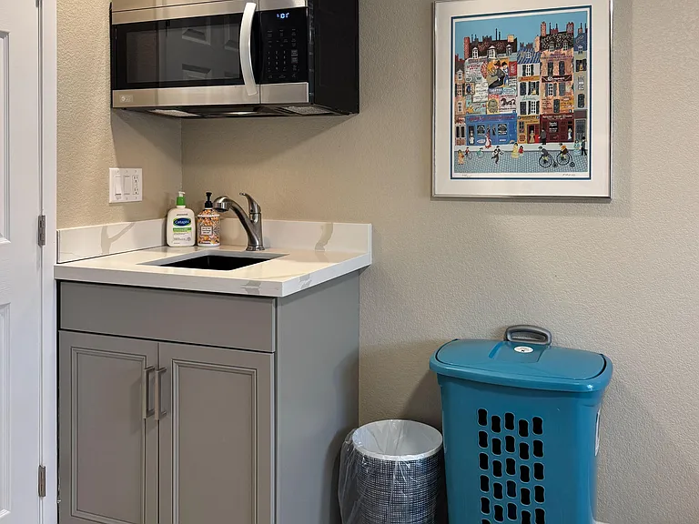 In-room Wet Bar with Microwave
